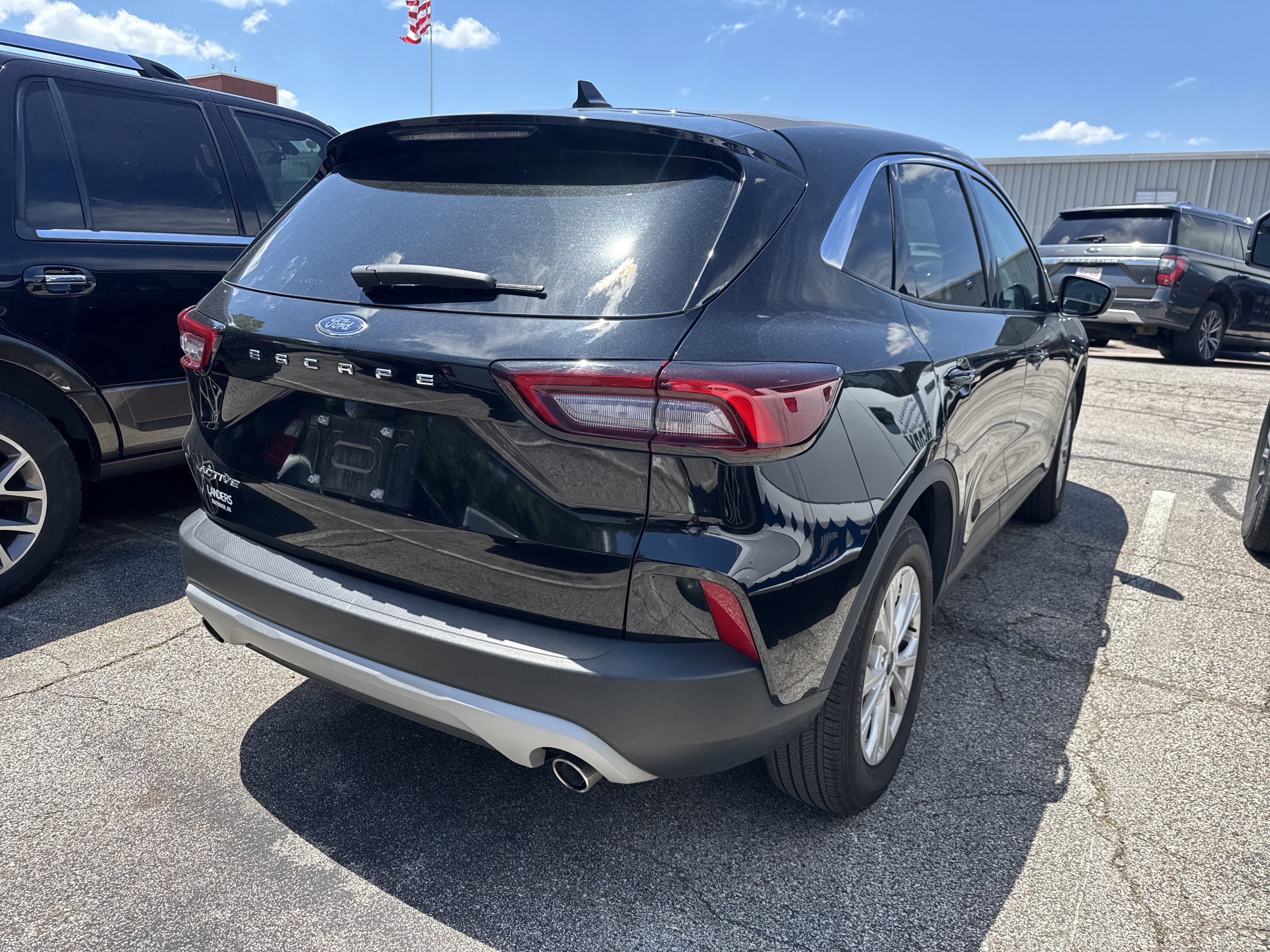 Certified 2023 Ford Escape Active w/ Cold Weather Package FWD image 2