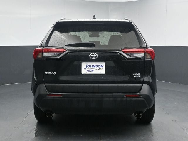 Used 2023 Toyota RAV4 XLE AWD/4WD image 9