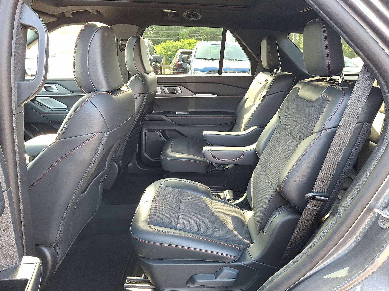 Certified 2025 Ford Explorer ST w/ Sun And Sound Package AWD/4WD image 10