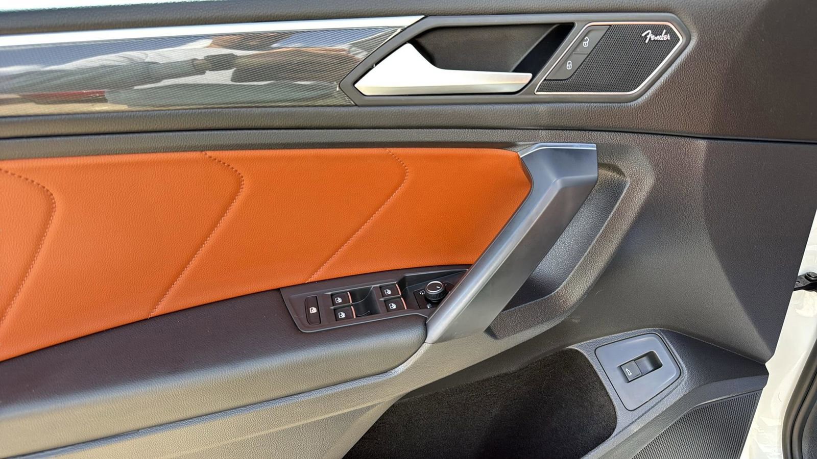 Used 2021 Volkswagen Tiguan SEL Premium R-Line image 12