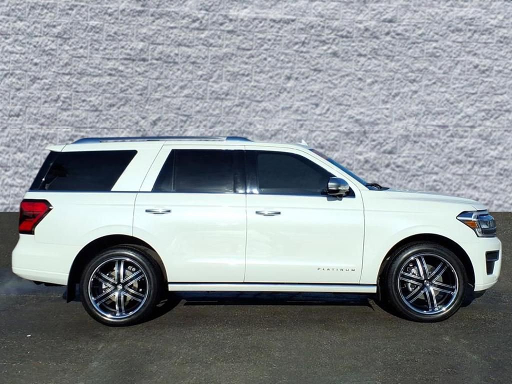 Certified 2023 Ford Expedition Platinum image 3