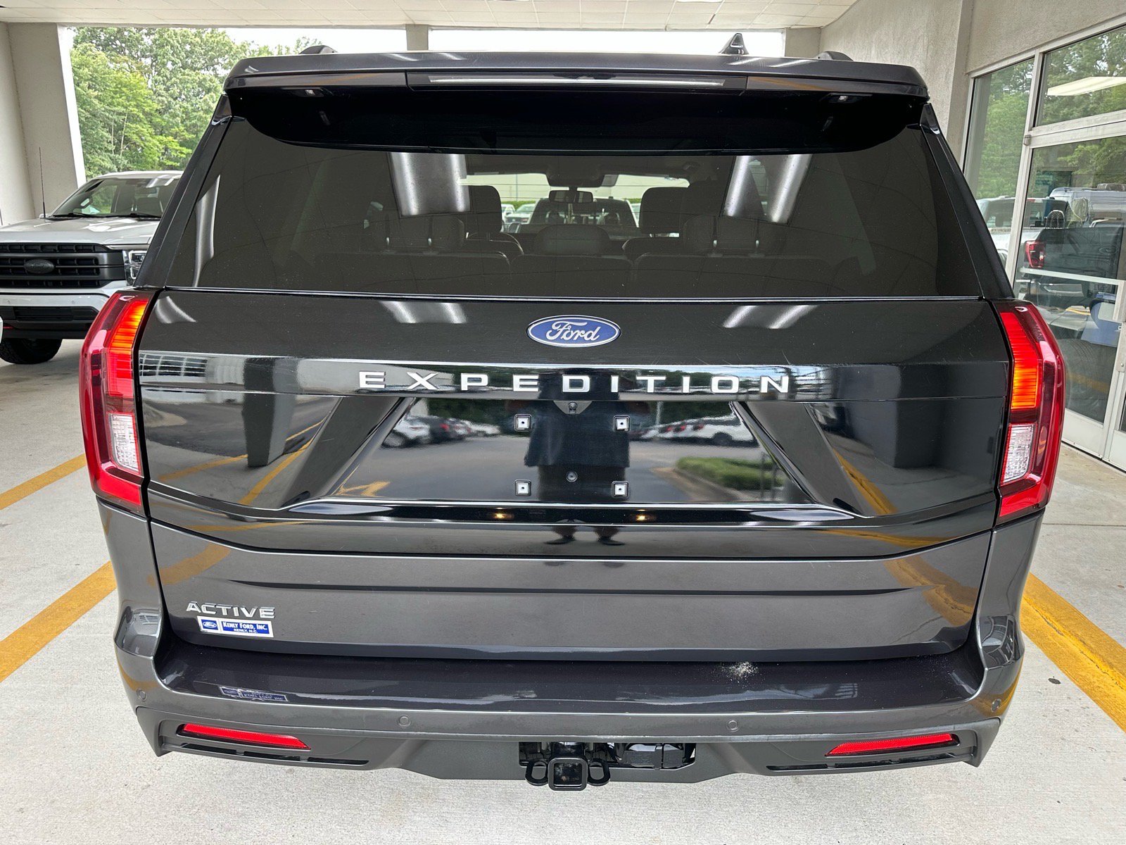Certified 2025 Ford Expedition Active AWD/4WD image 10
