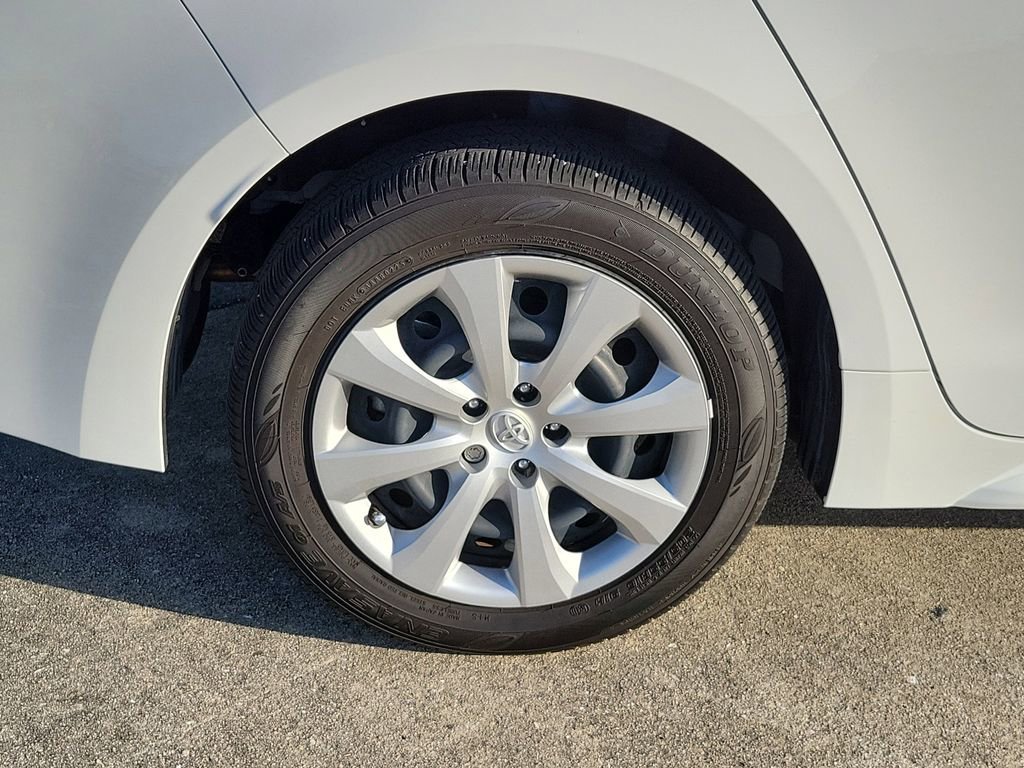 Used 2025 Toyota Corolla LE image 5