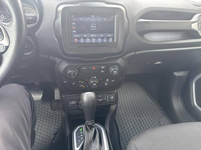 Used 2021 Jeep Renegade Latitude w/ Convenience Group AWD/4WD image 10