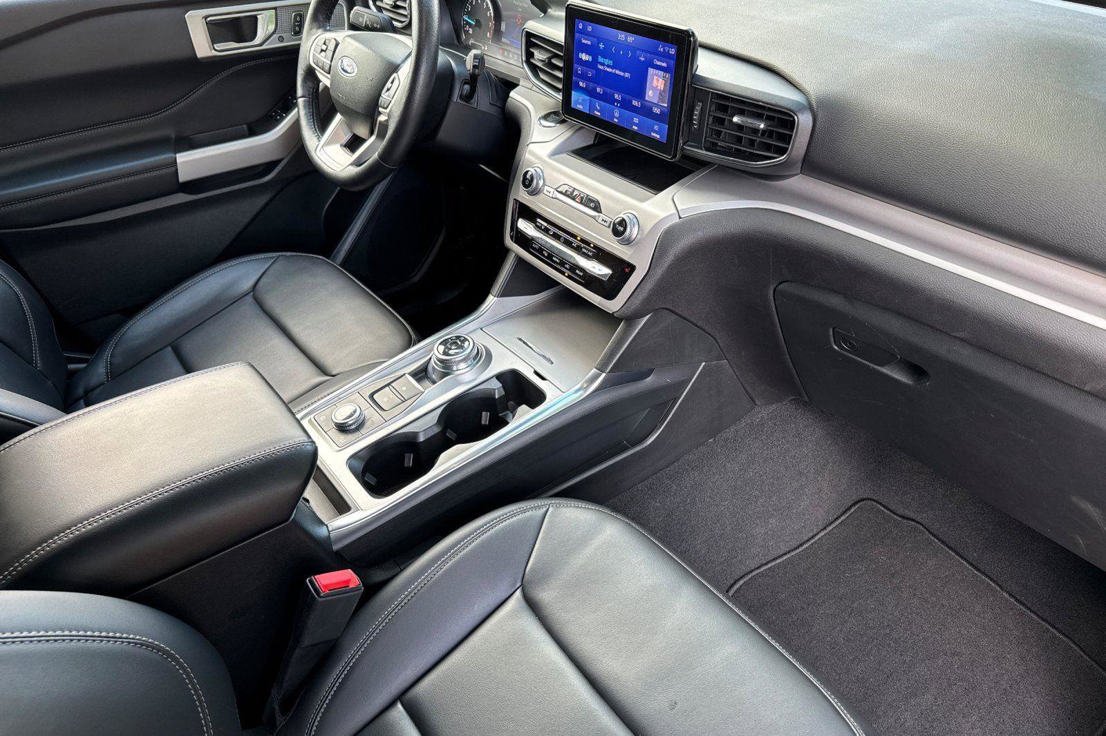 Certified 2023 Ford Explorer XLT w/ Equipment Group 202A image 8