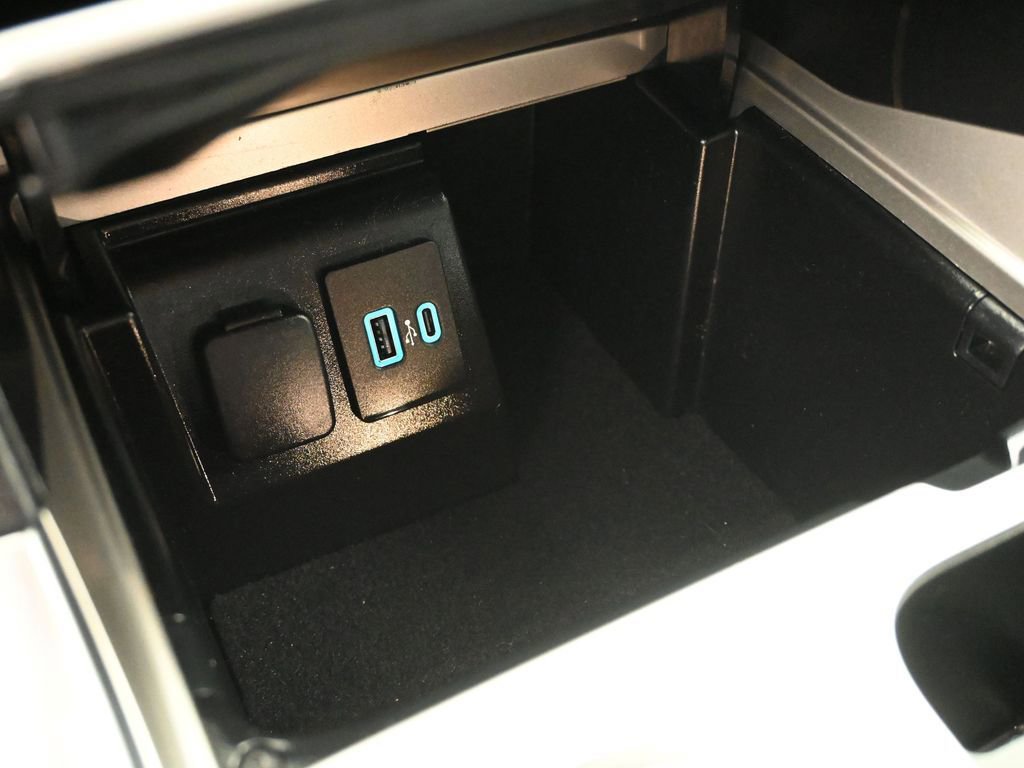 Certified 2023 Ford Explorer Limited w/ Hybrid Equipment Group 310A image 45