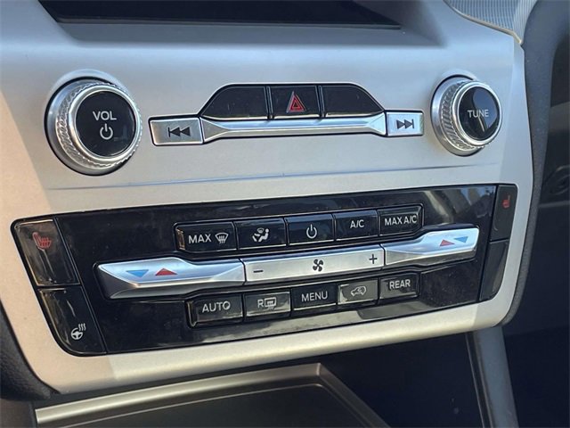 Certified 2022 Ford Explorer XLT w/ Equipment Group 202A image 30