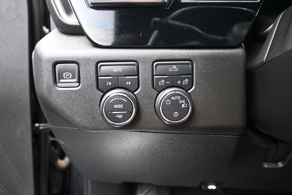 Used 2023 Chevrolet Silverado 1500 LT AWD/4WD image 13