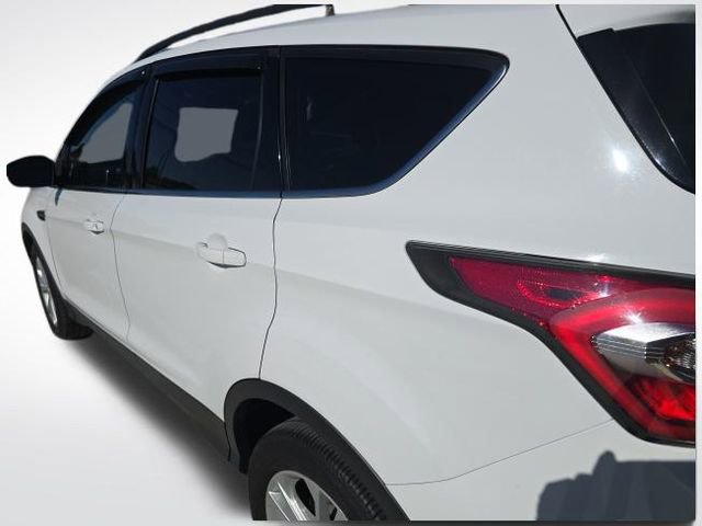 Certified 2017 Ford Escape SE w/ SE Leather Comfort Package image 3