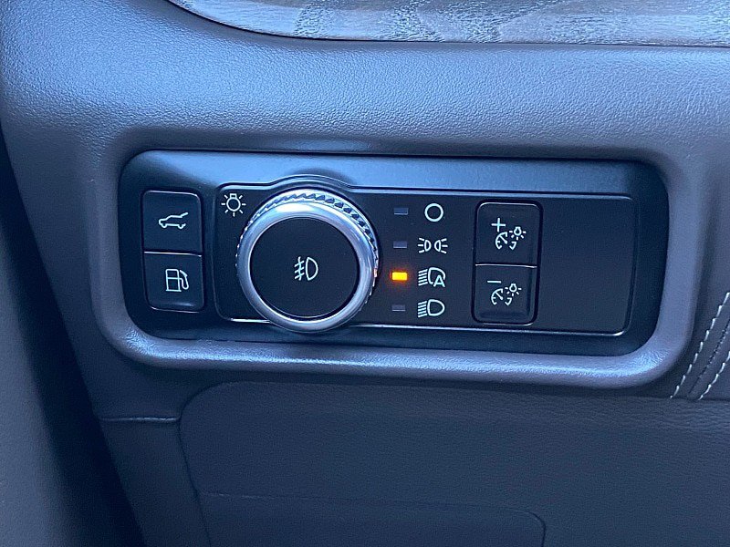 Certified 2023 Ford Explorer Platinum w/ Technology Package AWD/4WD image 59