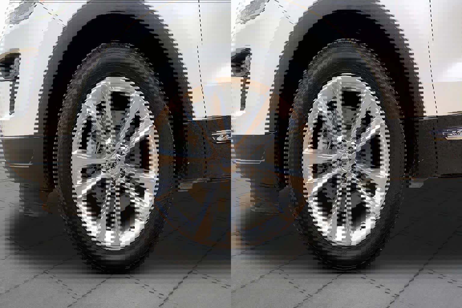 Certified 2018 Ford Explorer XLT w/ Equipment Group 202A image 13