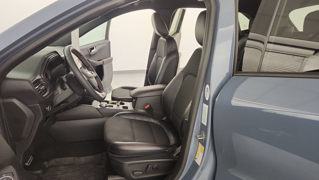 Certified 2024 Ford Escape ST-Line w/ Tech Pack #1 AWD/4WD image 15