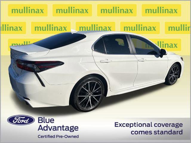 Used 2021 Toyota Camry SE w/ Cold Weather Package image 3