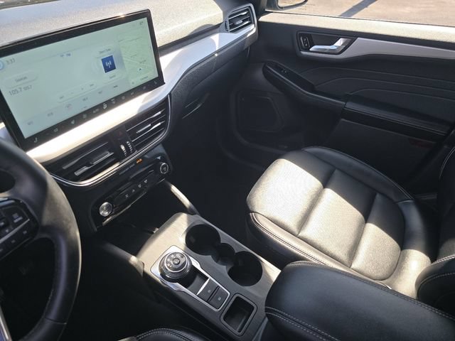 Certified 2025 Ford Escape Platinum AWD/4WD image 31