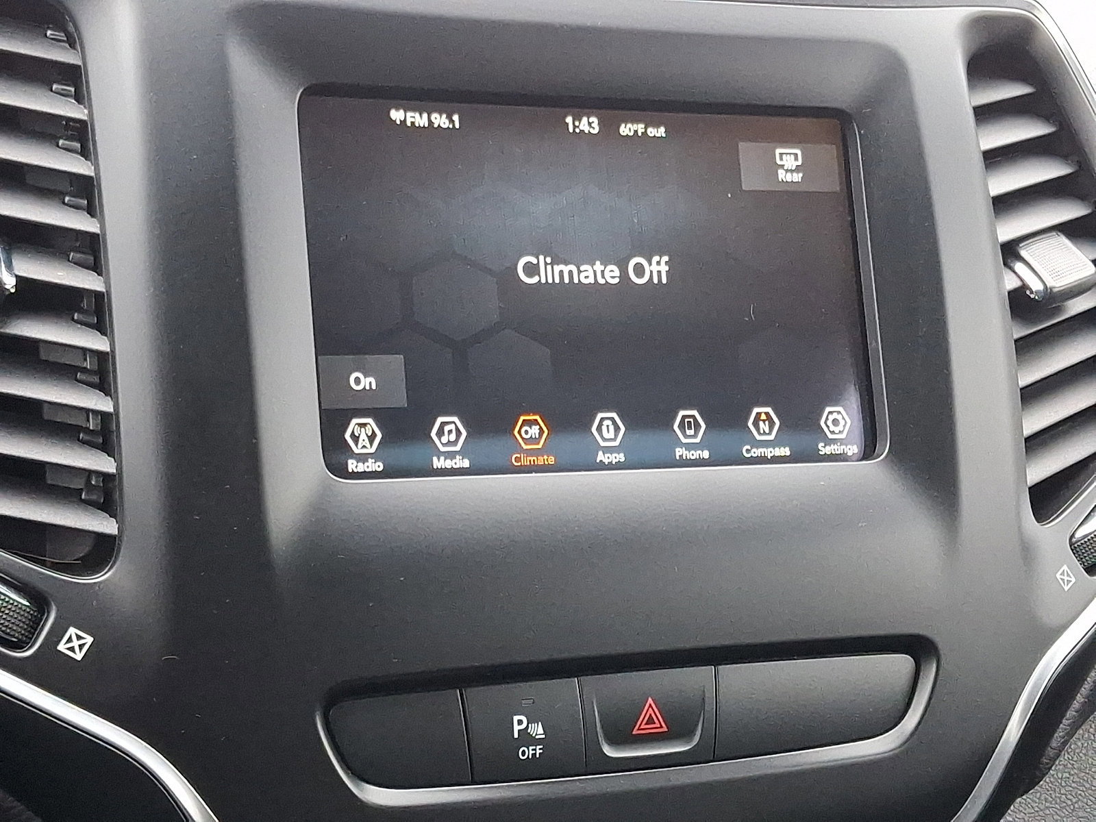 Used 2019 Jeep Cherokee Latitude Plus image 16