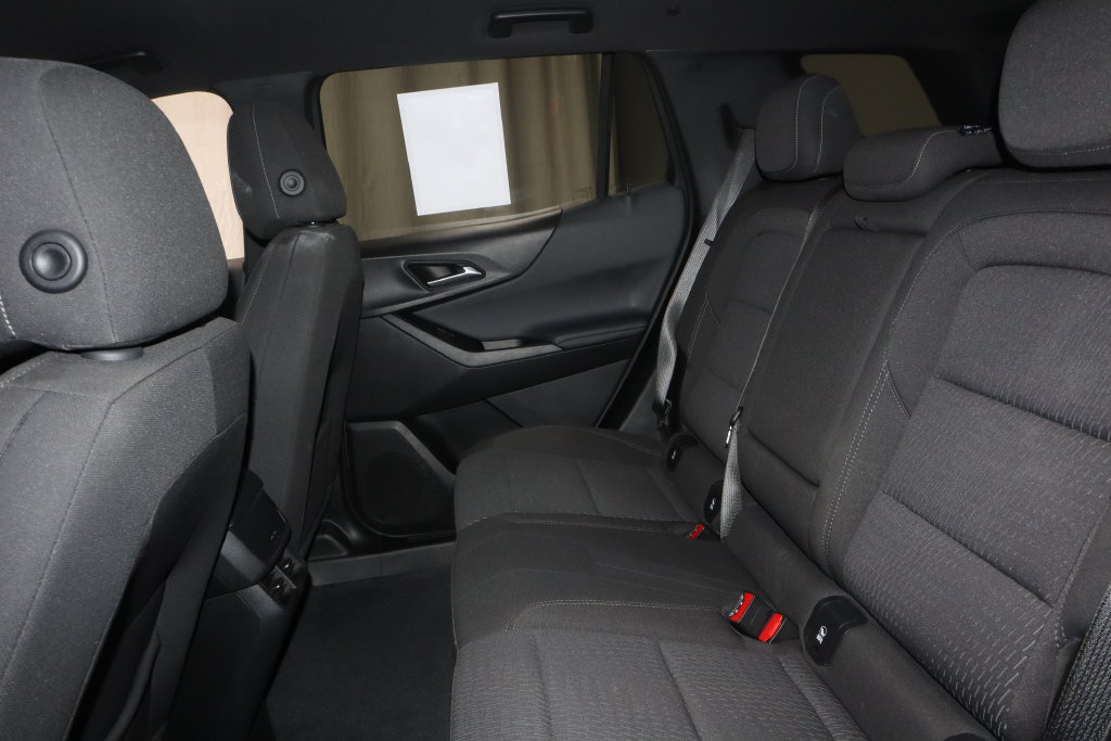 Used 2025 Chevrolet Equinox LT FWD image 16