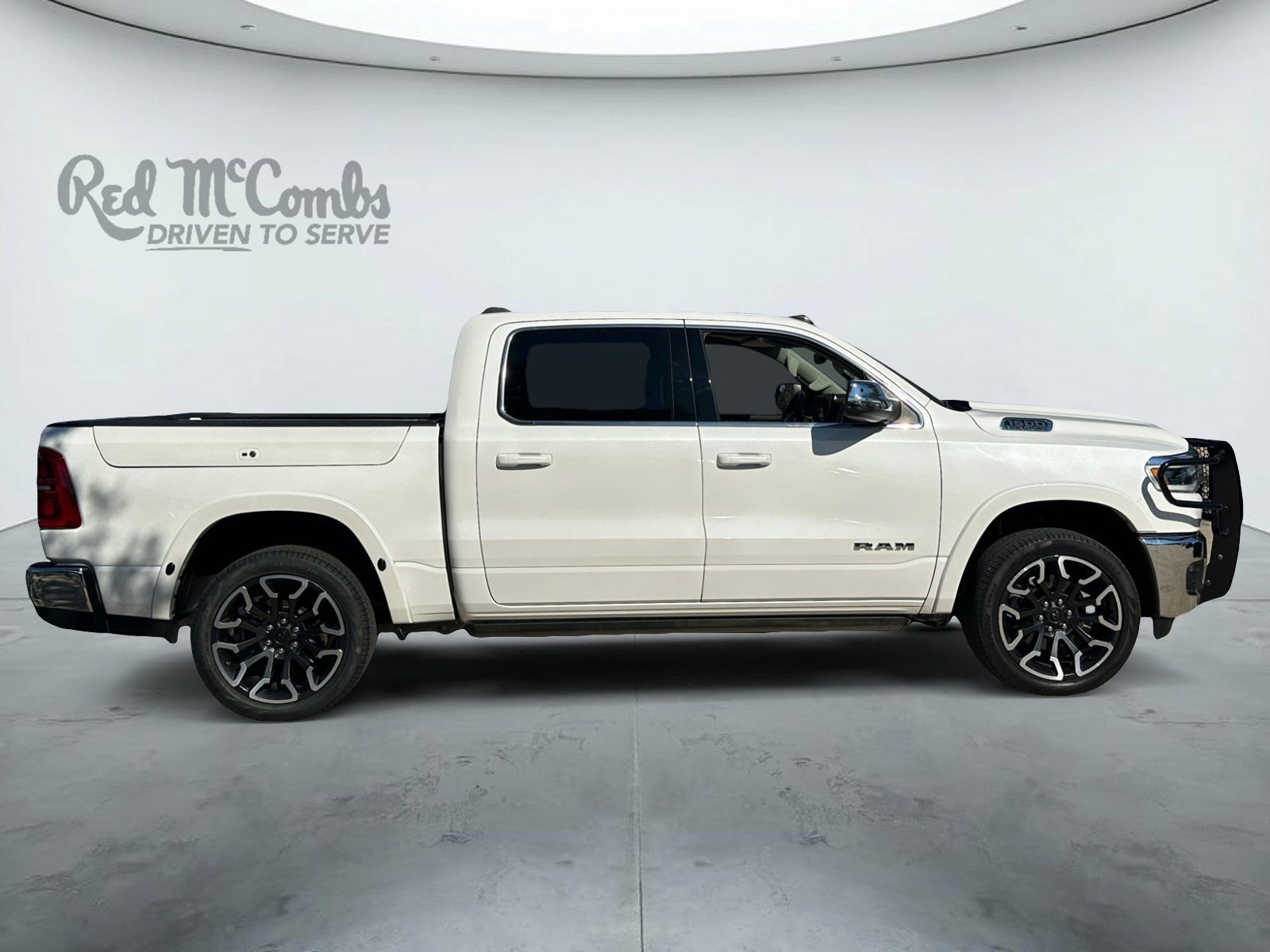 Used 2025 RAM 1500 Limited AWD/4WD image 4