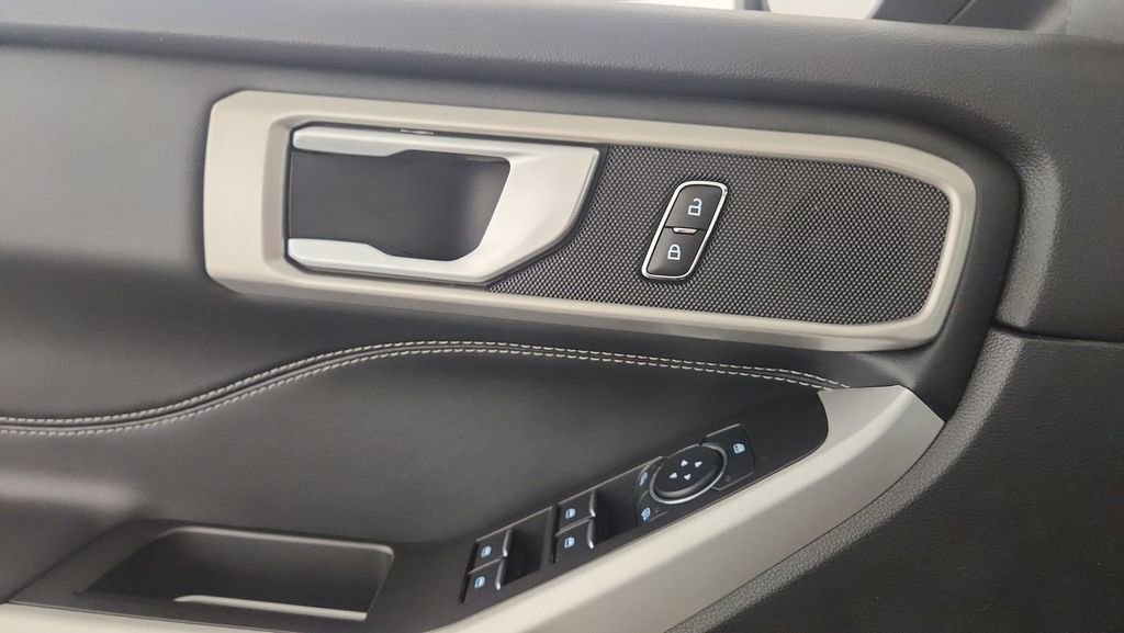 Certified 2024 Ford Explorer XLT w/ Equipment Group 202A image 16