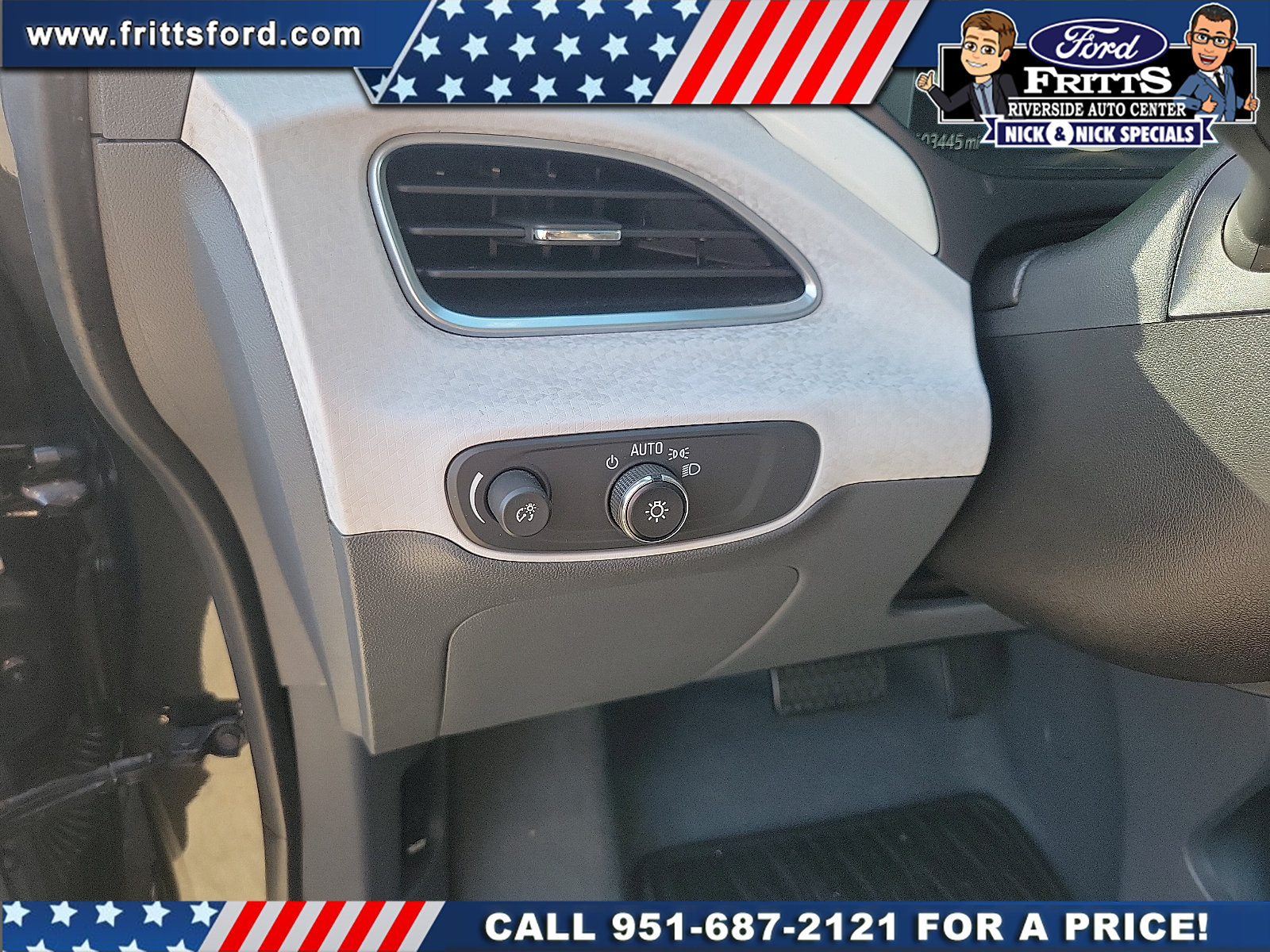 Used 2019 Chevrolet Bolt Premier w/ Infotainment Package FWD image 11