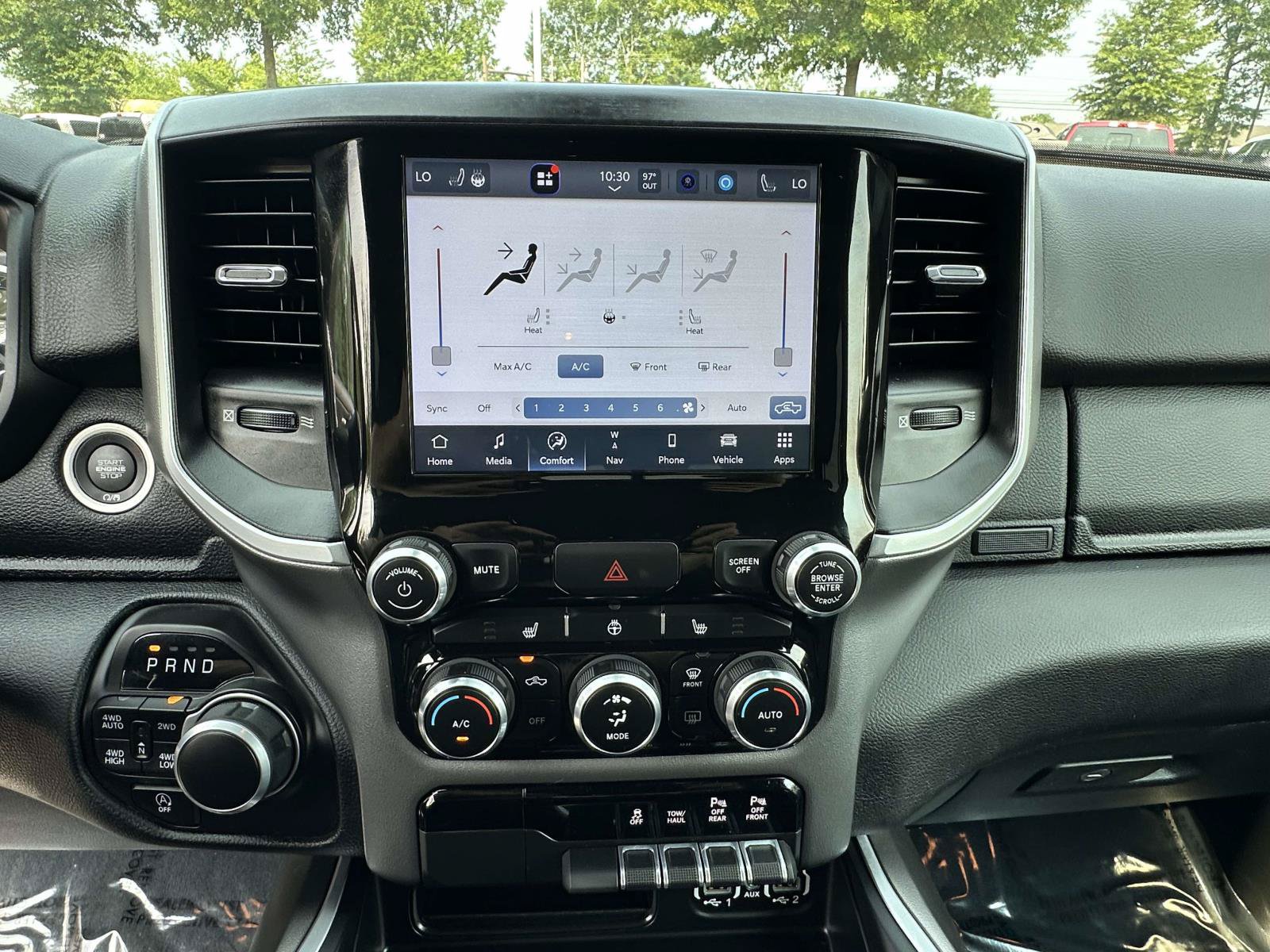 Used 2022 RAM 1500 Big Horn AWD/4WD image 10