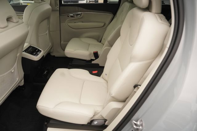 Used 2025 Volvo XC90 B6 Plus w/ Protection Package Premier AWD/4WD image 13