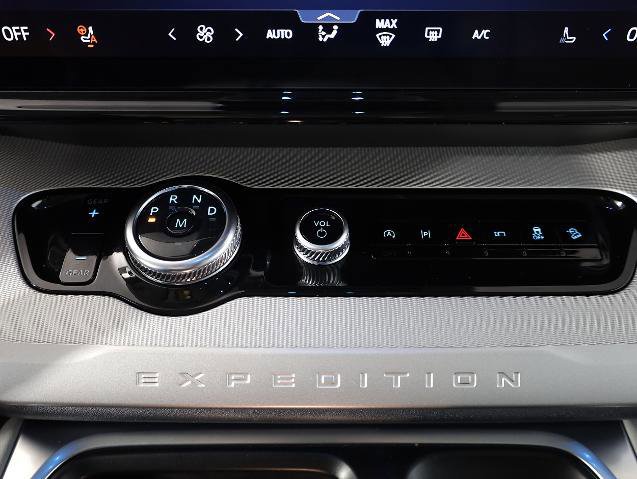 Certified 2025 Ford Expedition Active image 18