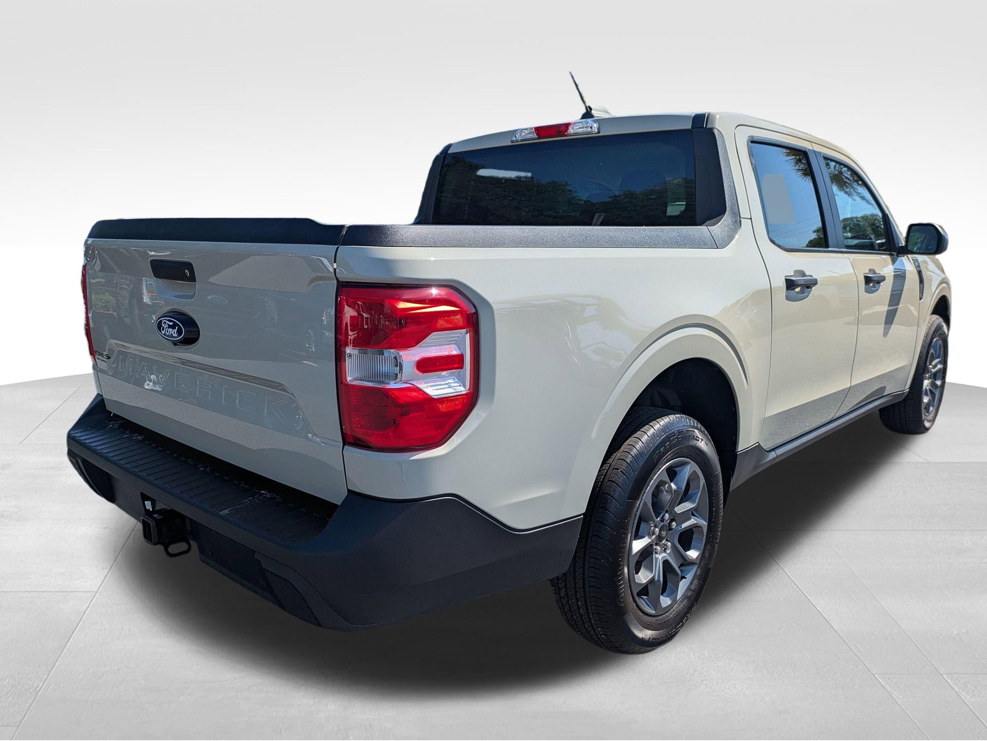 Certified 2025 Ford Maverick XLT w/ Equipment Group 302A AWD/4WD image 5