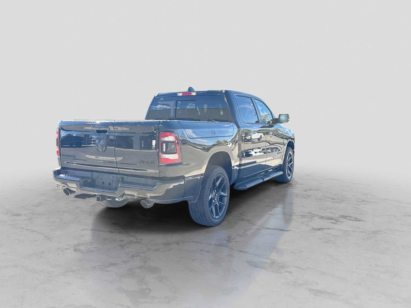 Used 2024 RAM 1500 Laramie AWD/4WD image 6