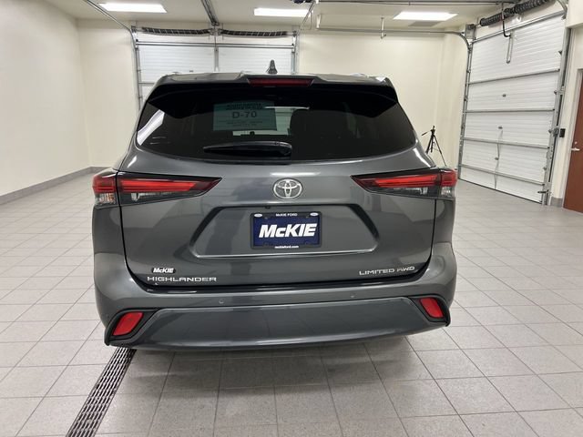 Used 2024 Toyota Highlander Limited AWD/4WD image 5
