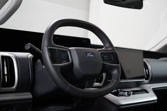 Certified 2025 Ford Expedition Active AWD/4WD image 13
