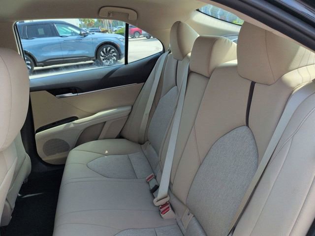 Used 2020 Toyota Camry LE FWD image 13