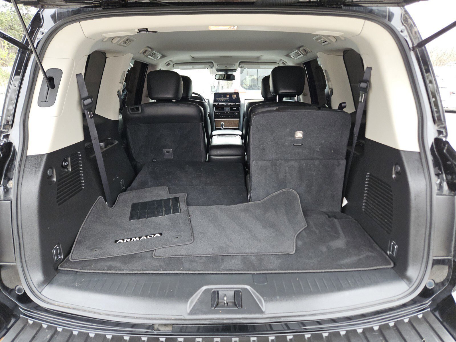 Used 2022 Nissan Armada SL w/ Captain's Chairs Package image 30