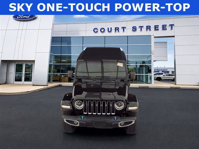 Used 2023 Jeep Wrangler Unlimited Sahara w/ Cold Weather Group AWD/4WD image 4