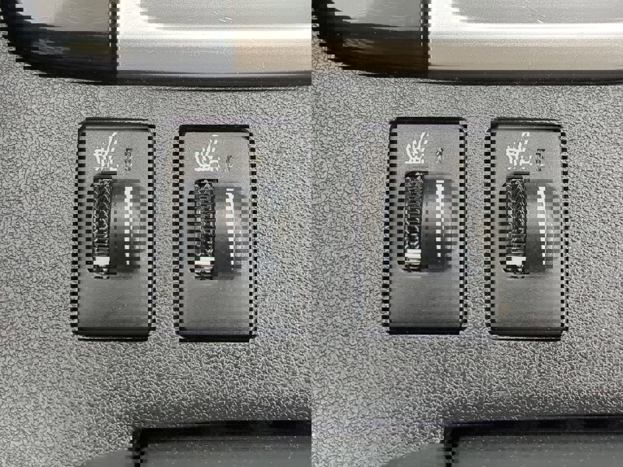 Used 2018 Toyota Highlander SE image 22