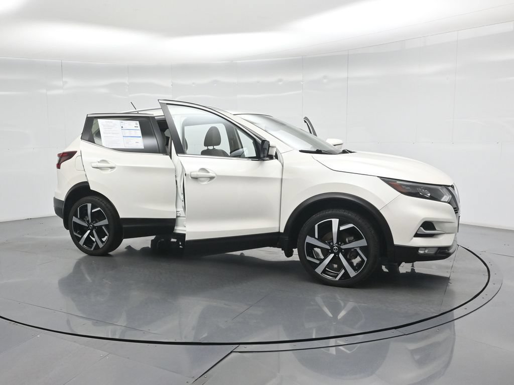Used 2020 Nissan Rogue Sport SL w/ Premium Package FWD image 35