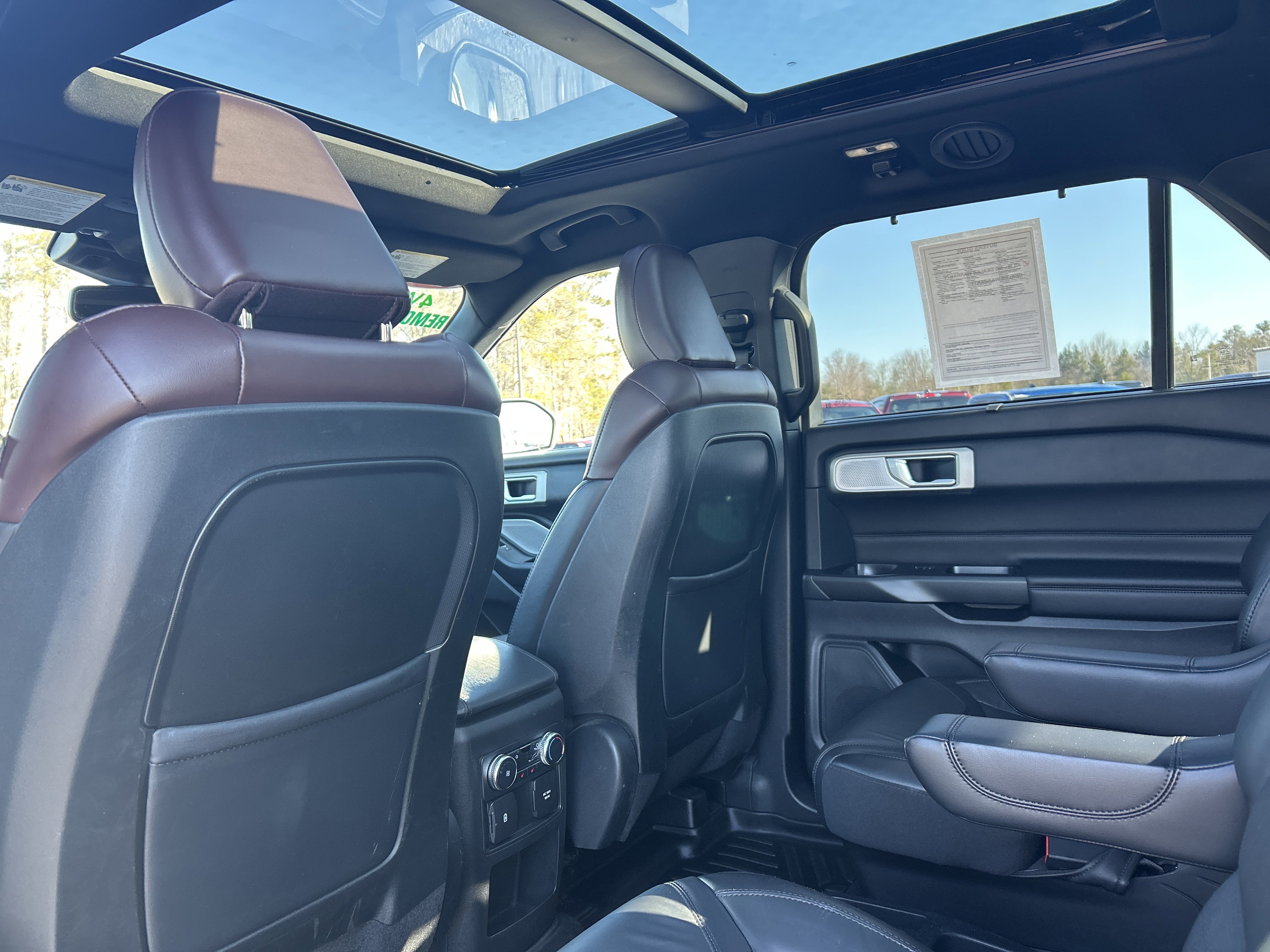 Certified 2020 Ford Explorer Platinum w/ Premium Technology Package image 13