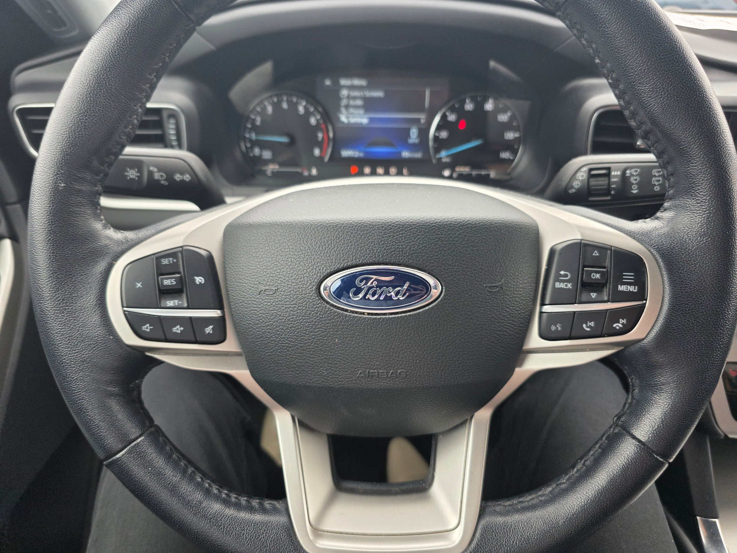 Certified 2022 Ford Explorer XLT w/ Equipment Group 202A AWD/4WD image 15