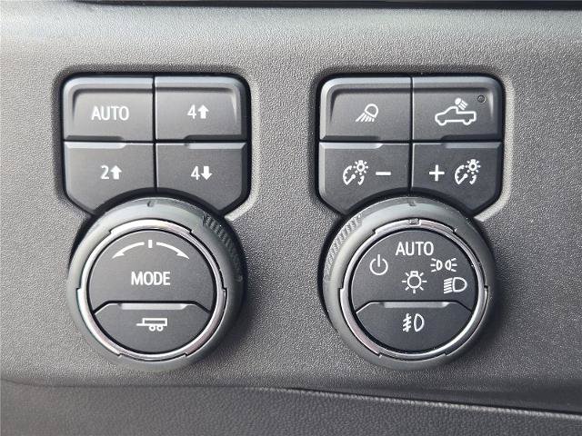 Used 2024 Chevrolet Silverado 1500 LT Trail Boss w/ LT Trail Boss Premium Package AWD/4WD image 19
