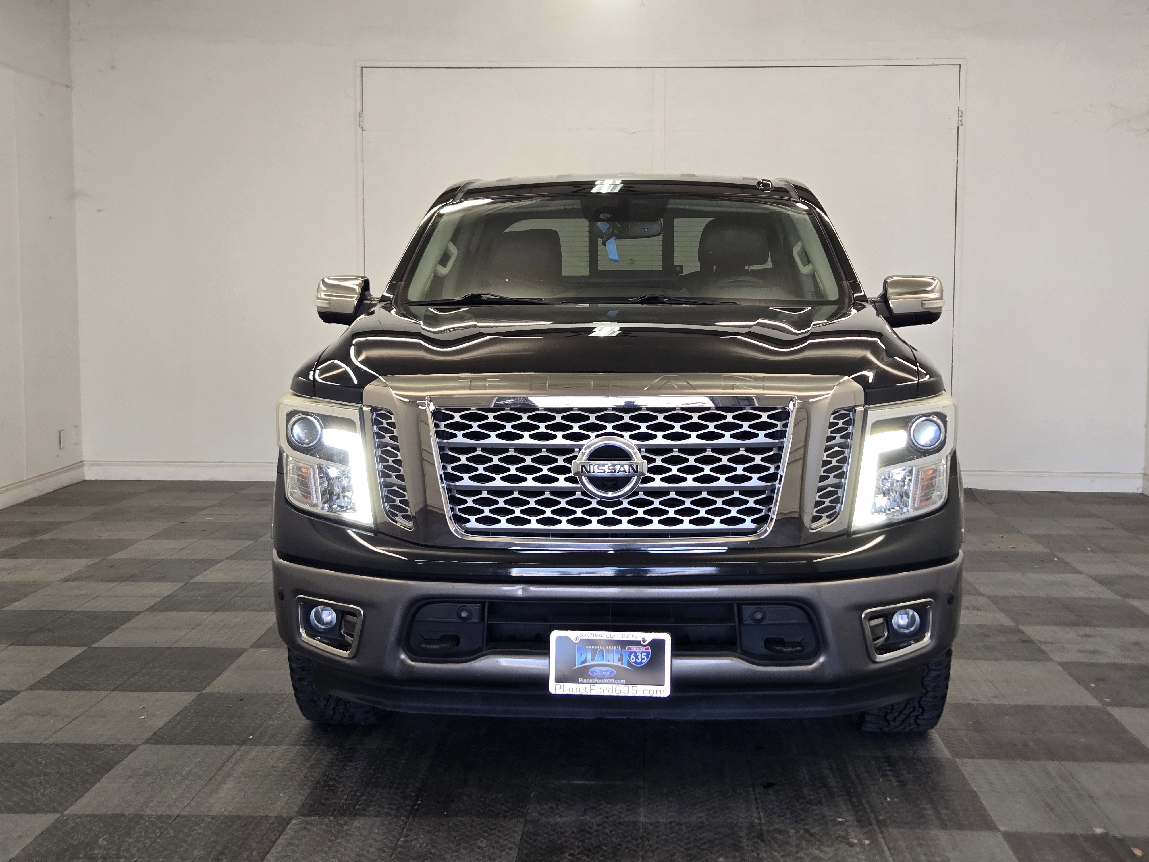 Used 2017 Nissan Titan Platinum Reserve image 7
