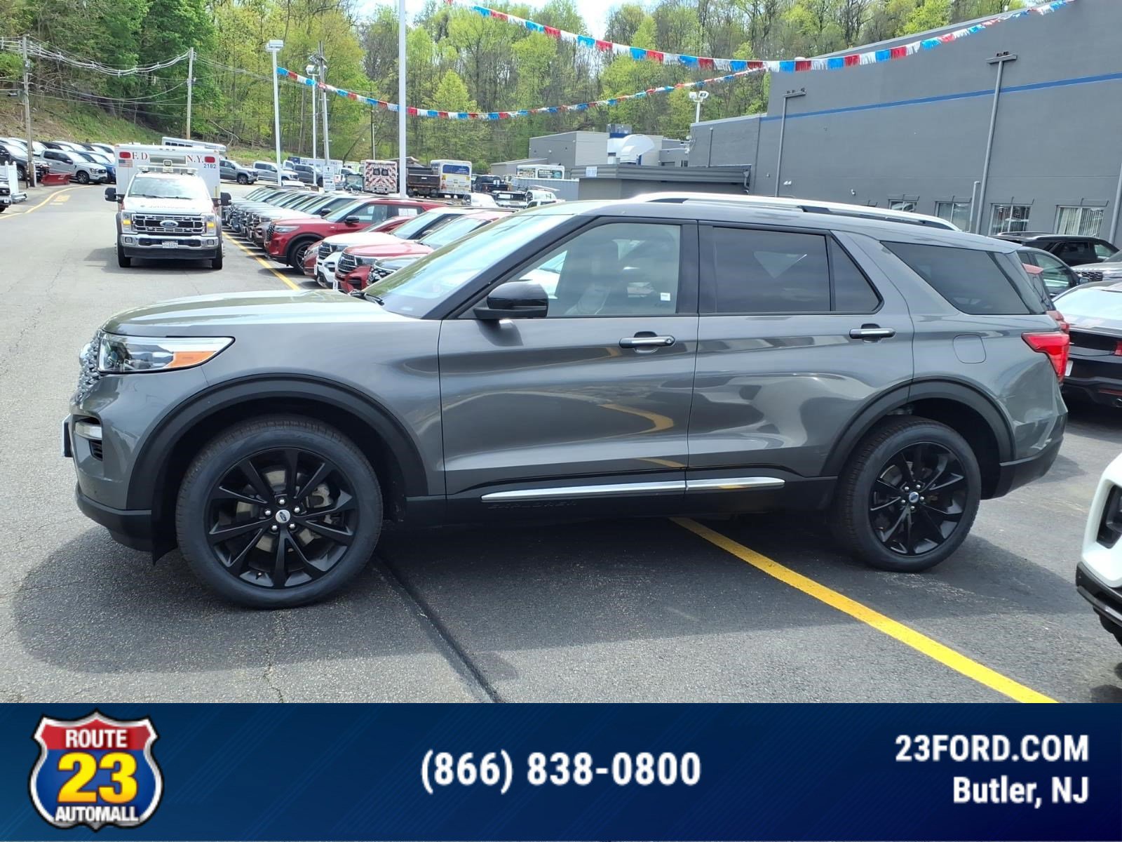 Certified 2023 Ford Explorer Platinum w/ Technology Package AWD/4WD image 2