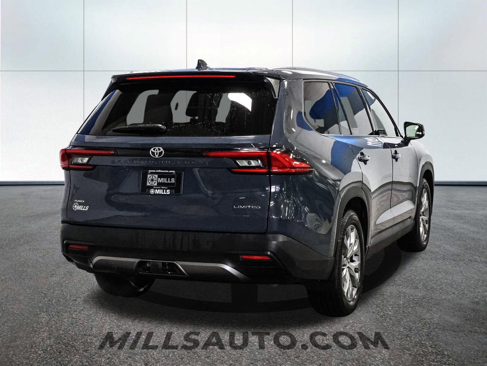 Used 2024 Toyota Grand Highlander Limited image 5