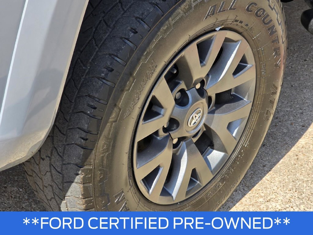Used 2020 Toyota Tacoma SR5 RWD image 9