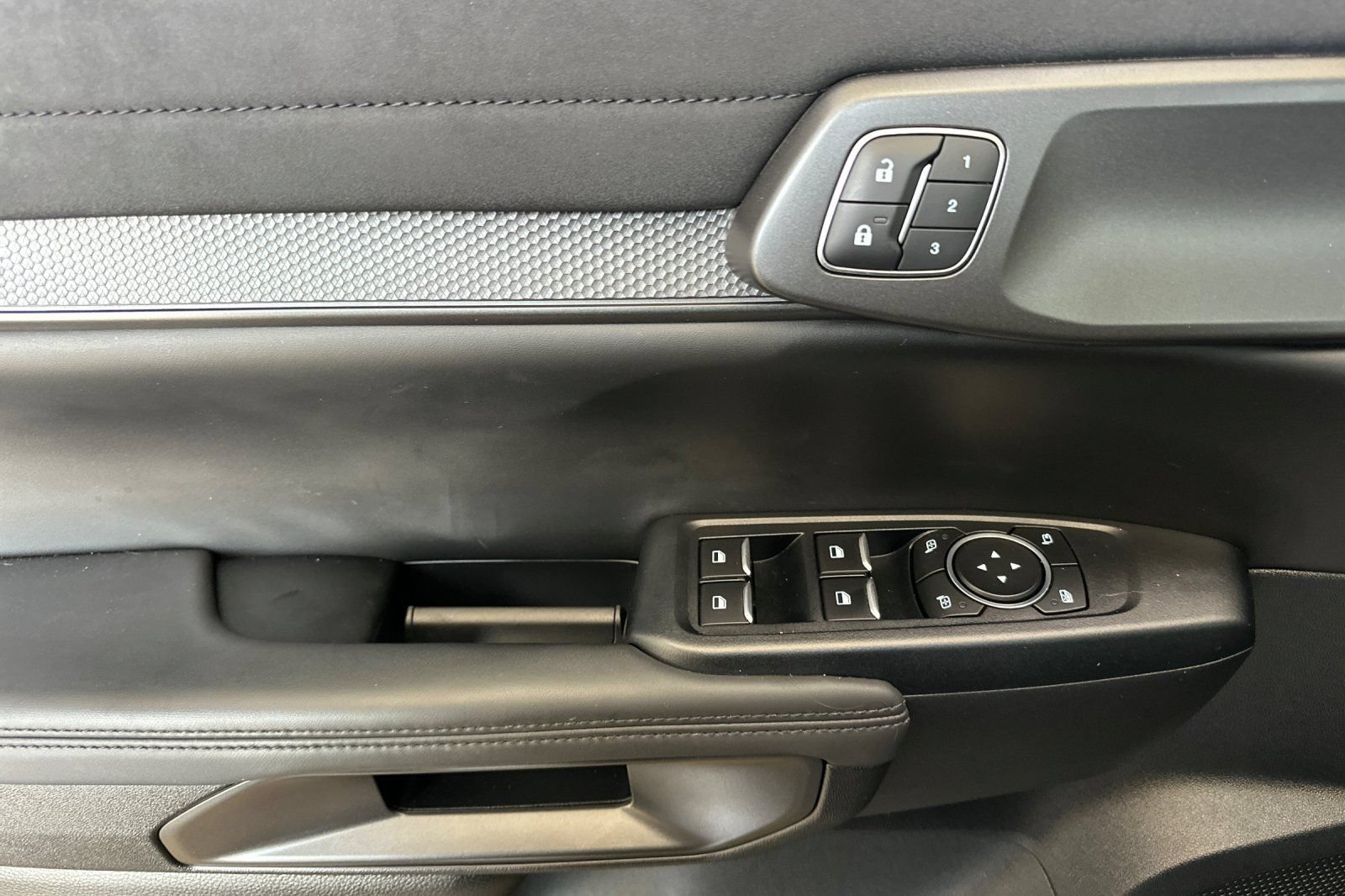 Certified 2025 Ford Ranger Raptor AWD/4WD image 10