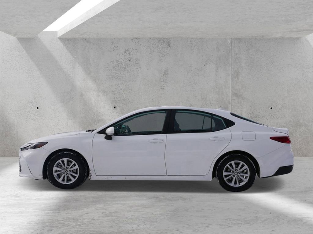 Used 2025 Toyota Camry LE FWD image 5