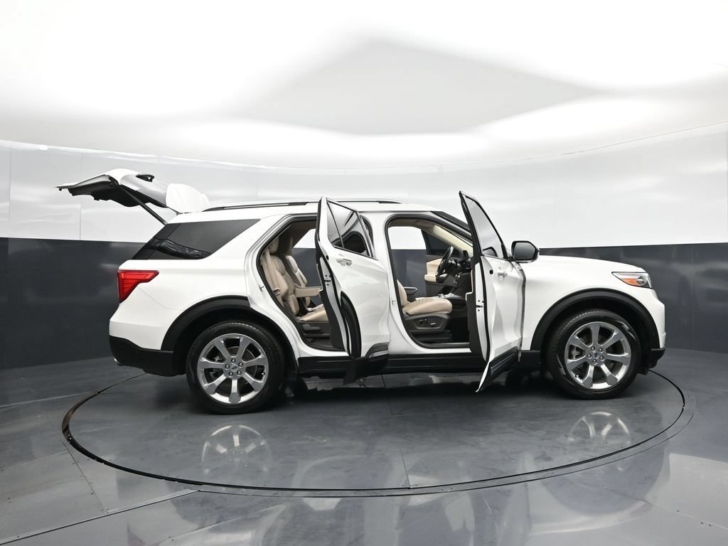 Certified 2020 Ford Explorer Platinum w/ Premium Technology Package AWD/4WD image 5
