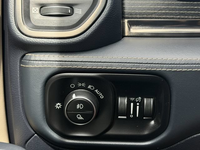 Used 2019 RAM 1500 Limited AWD/4WD image 35