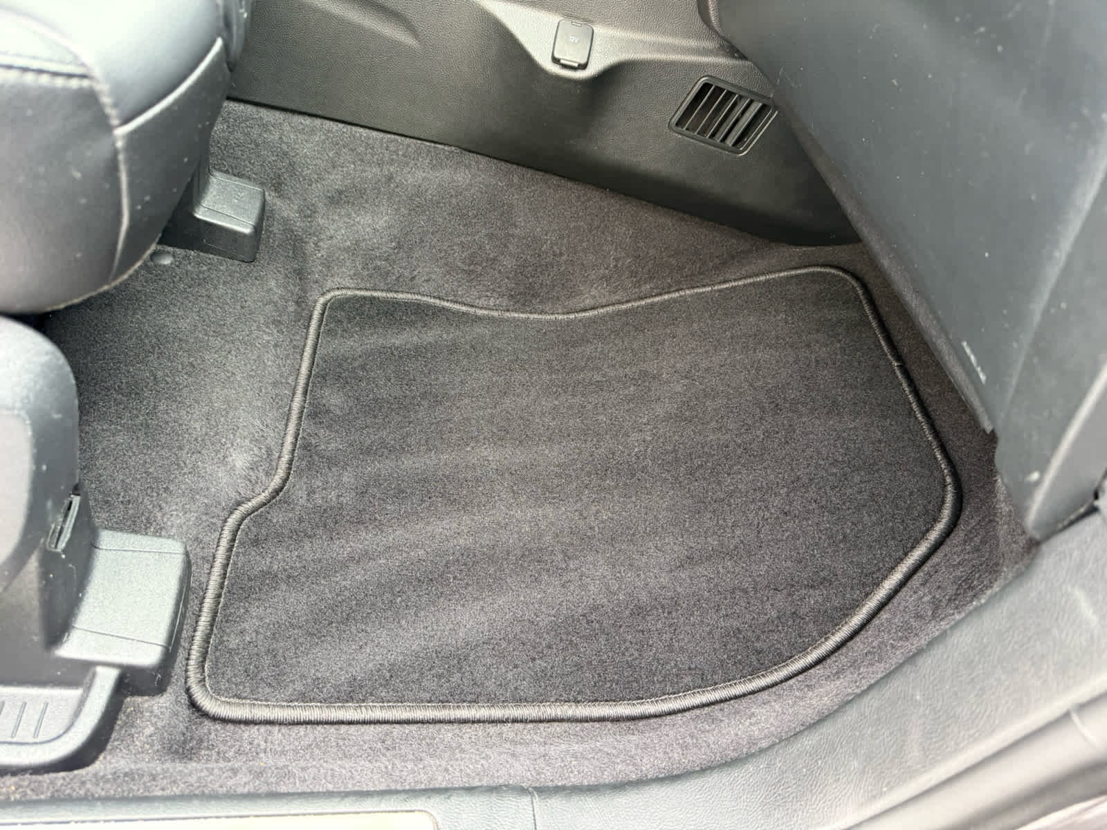 Certified 2024 Ford Edge Titanium image 17