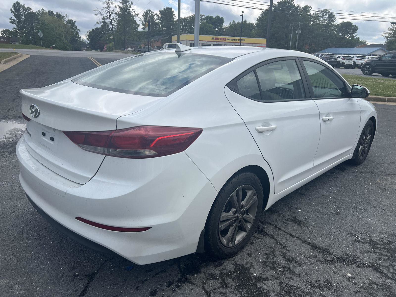 Used 2018 Hyundai Elantra Value Edition FWD image 5