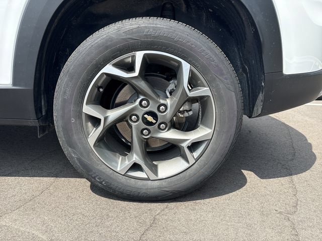 Used 2025 Chevrolet Trax LT w/ LT Convenience Package FWD image 11