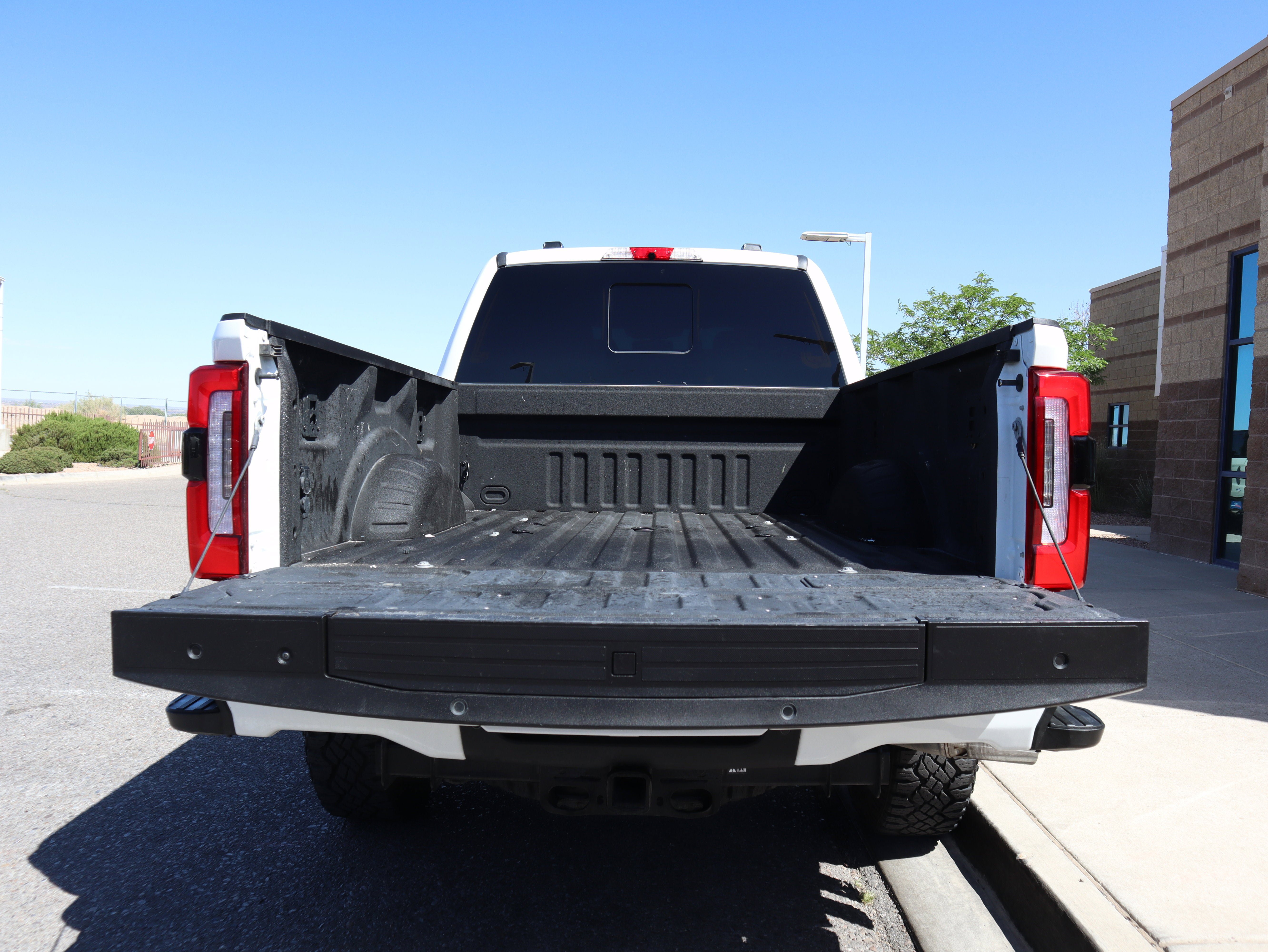 Certified 2024 Ford F350 Platinum w/ Tremor Off-Road Package AWD/4WD image 20